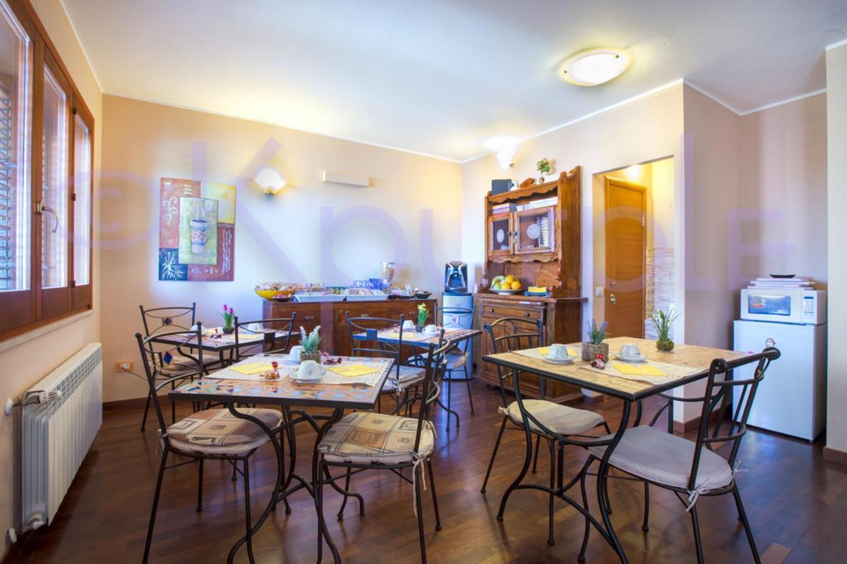Hotel Le Api à Cagliari Extérieur photo