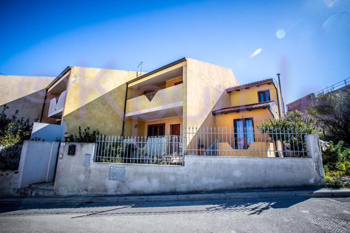 Hotel Le Api à Cagliari Extérieur photo